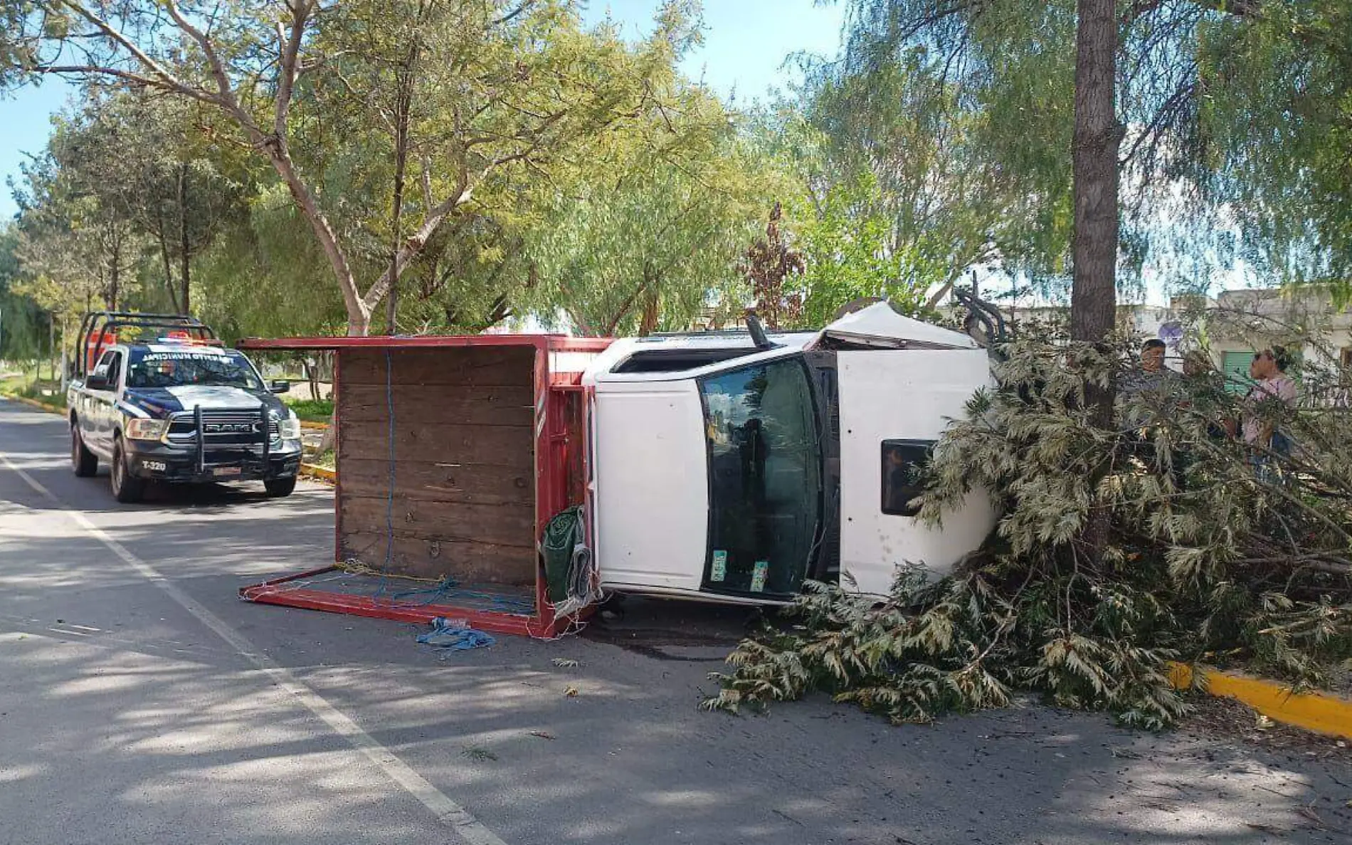 volcadura de camioneta en tehuacan